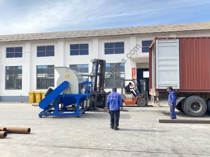 large wood crusher