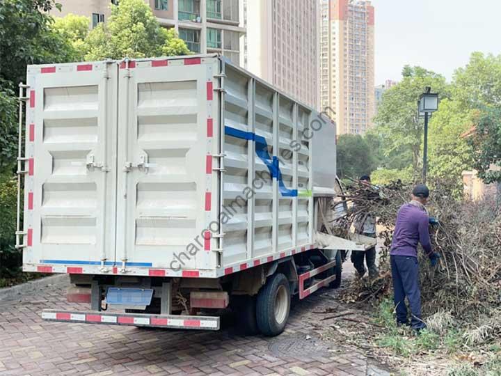 workers are coping with waste branches