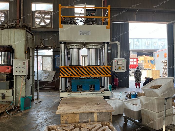 compressed wood pallet making machine