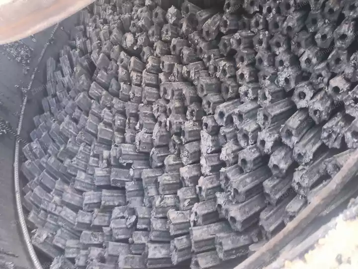 produksi briket arang serbuk gergaji di Guyana