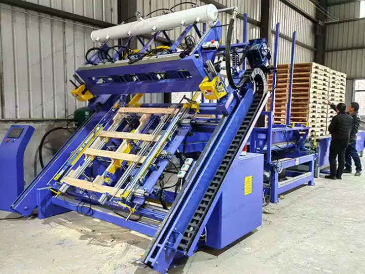 industrial GMA pallet nailing machine